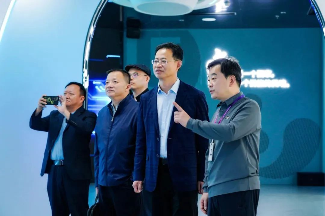 国家广电总局发展研究中心一行赴sunbet励丰文化调研指导
